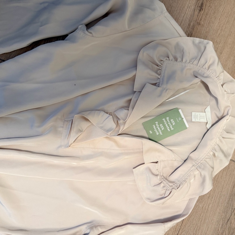 H&M Cream Ruffle Blouse - Picture 4 of 5